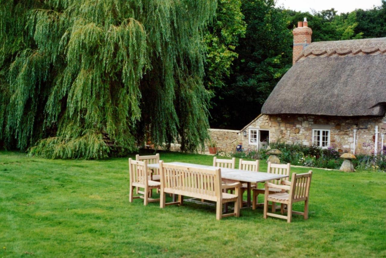 Afton Thatch: Beautiful Thatched Family Cottage Фрешуотър Екстериор снимка