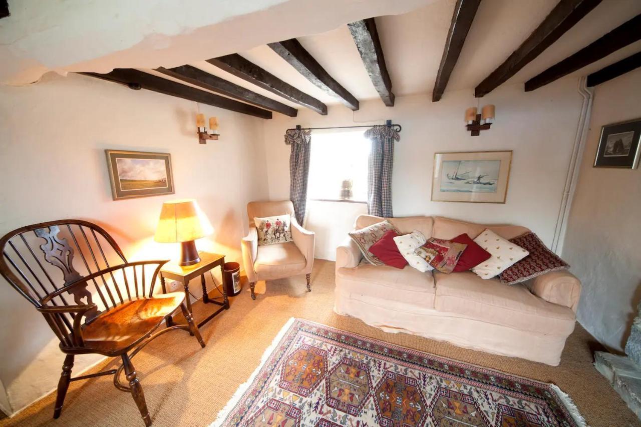 Afton Thatch: Beautiful Thatched Family Cottage Фрешуотър Екстериор снимка